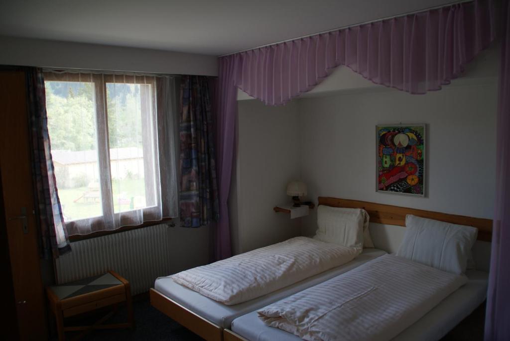Hotel Pension Spycher Kandersteg Room photo